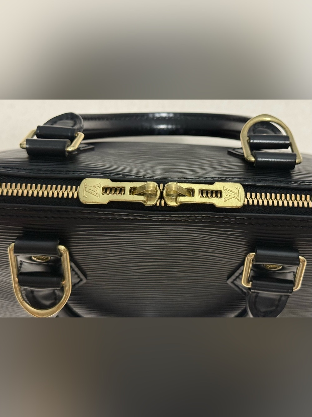 Louis Vuitton Alma PM Epi Textured Leather - Picture 12 of 16